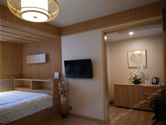 豪华亲子大炕房