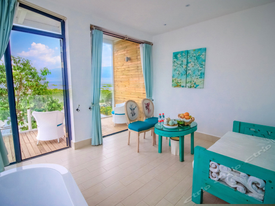 豪华海景露台浴缸套房