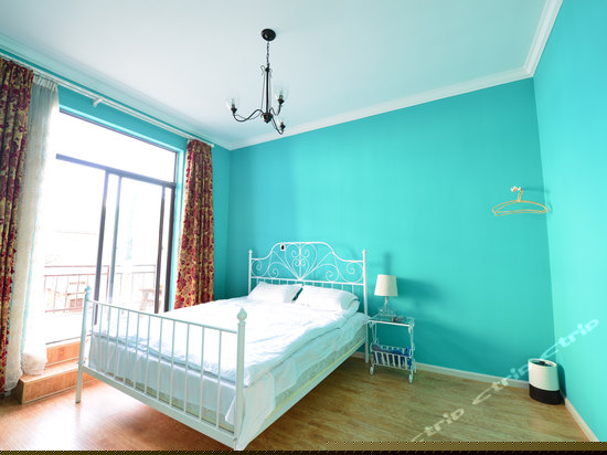 独卫浴缸观景阳台大床房