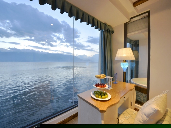 三楼豪华复式海景套房