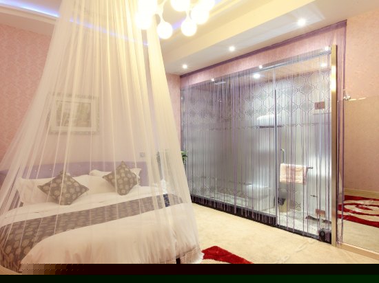 豪华情侣主题房