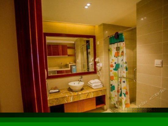 海云天高级园景双床房