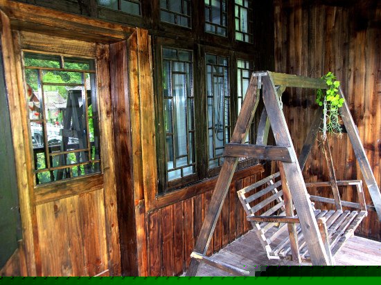 罗马主题大床临江浴缸房