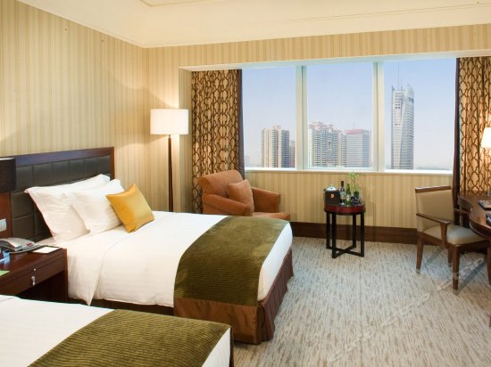 高级湖景双床房