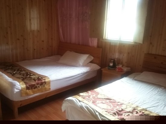 水车店标准双床房