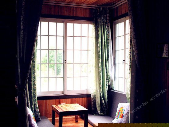 家庭度假木屋房