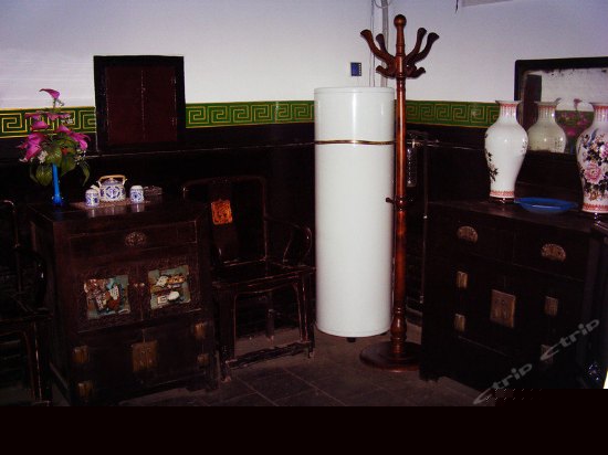 曲径通幽套间土炕房