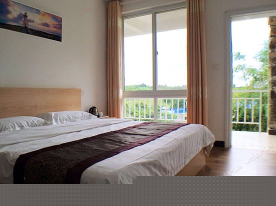 逸致情侣大床房