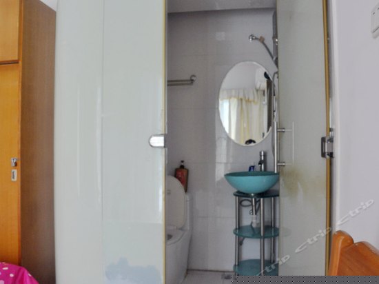 套房（两房一厅）