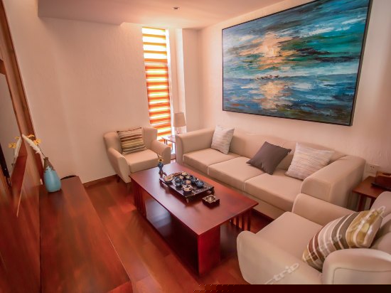 典雅商务山景套房