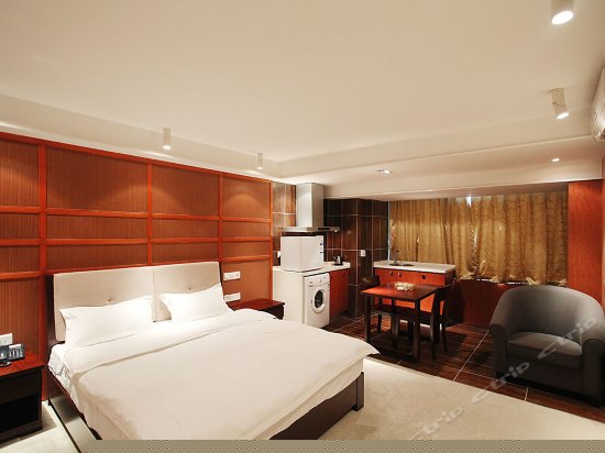 唯美豪华大床房(中宾)