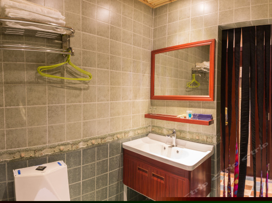 爱伲风情复式房