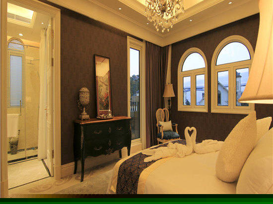 独栋5居室湖景别墅