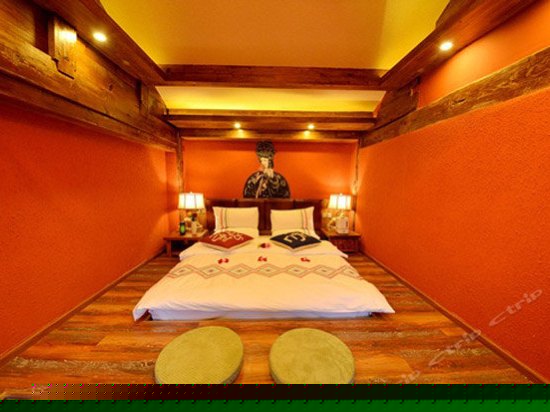 花园浪漫大床房