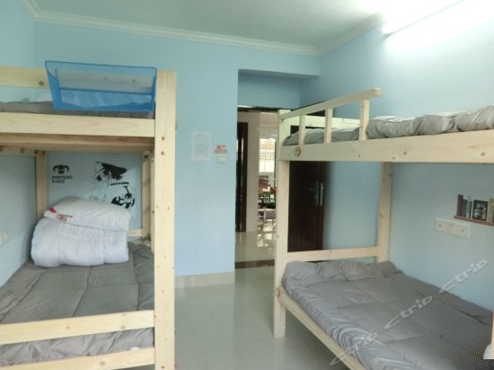 男生四人床位间(公卫)