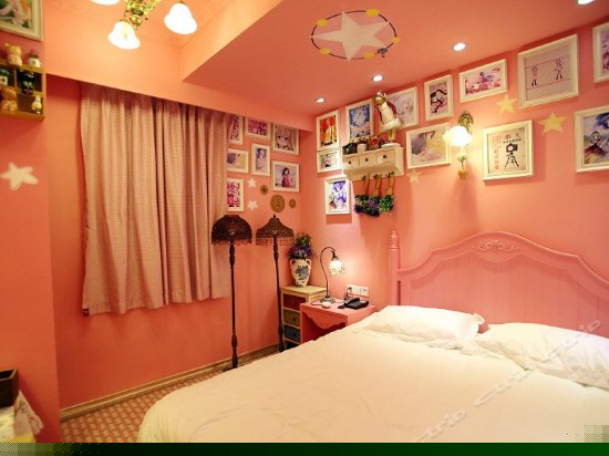红粉少女,梦幻主题房(无窗)