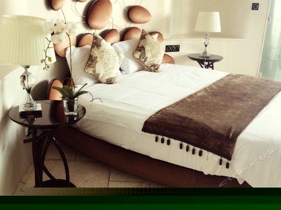 尊贵无敌蜜月套房