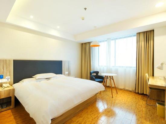 高级大床房