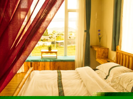 阳光蜜月大床房