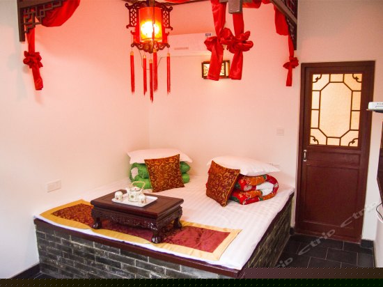 雕梁画栋高级土炕房