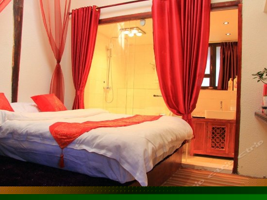 205红袖添香 榻榻米大床房