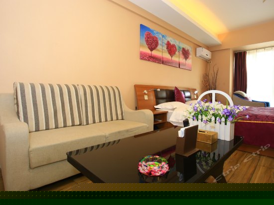 豪华夜景大床房