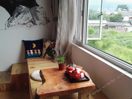 观景飘窗大床房