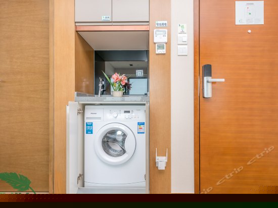 精装海景大床房