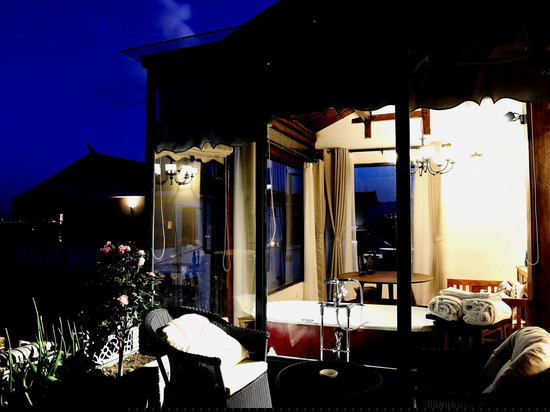 龙泉海景山景大床套房