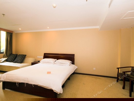 豪华大床房