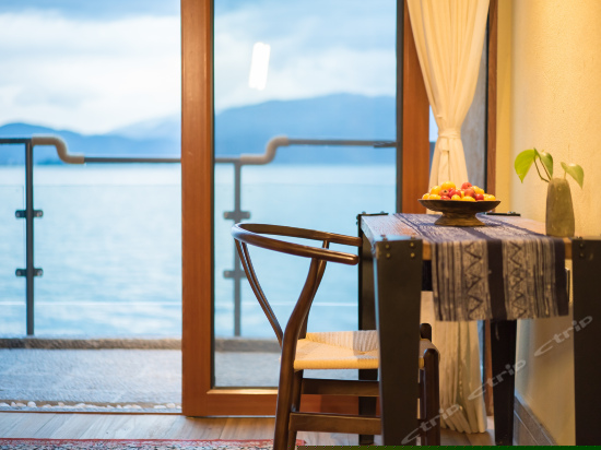 月吟海景豪华大床