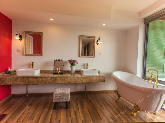 托斯卡纳海景大床房