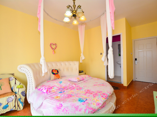 阳台海景圆床房