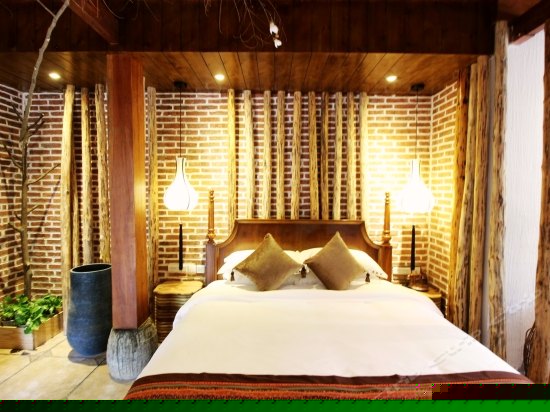 栀子花豪华大床房