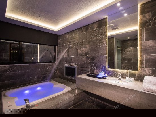 商务丽致温馨四人房