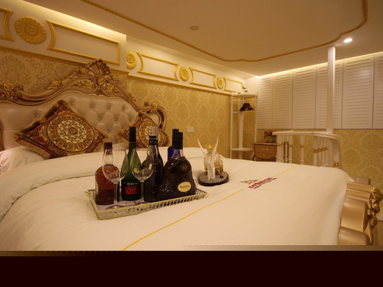 豪华宫廷复式LOFT家庭房