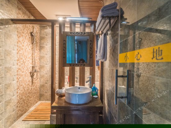 豪华阳光大床房