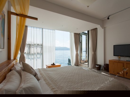 全海景落地窗大床房风花