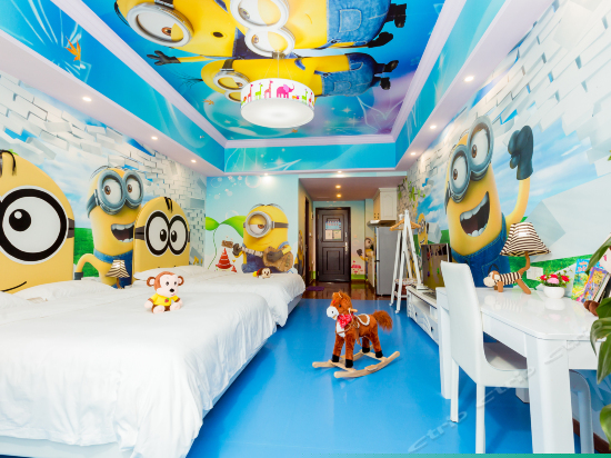 小黄人亲子双床房