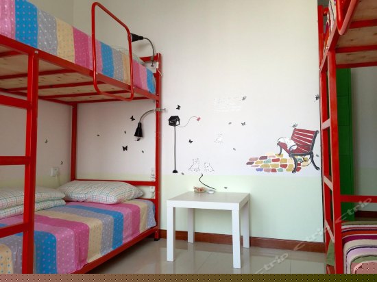 四人间大飘窗（床位房）