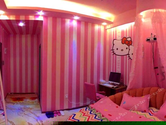 Hello kitty主题电影房
