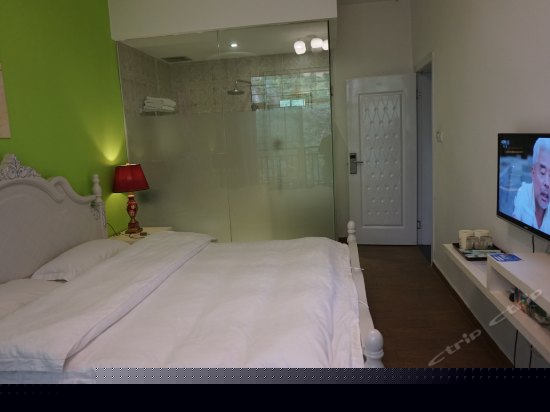 山景阳台大床房