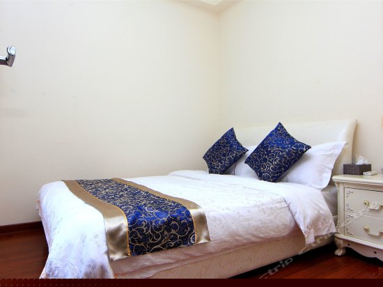 两房一厅四床房