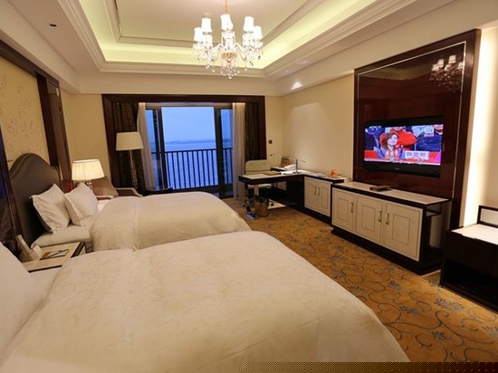 豪华湖景双床房