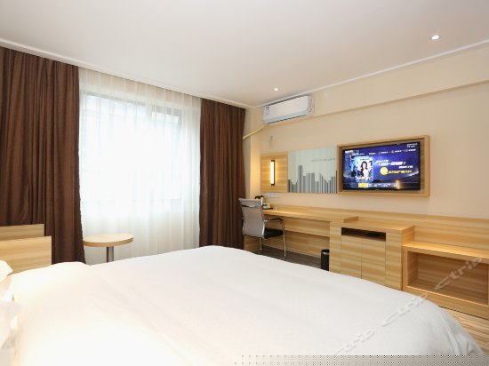 温馨蜜月高级大床房