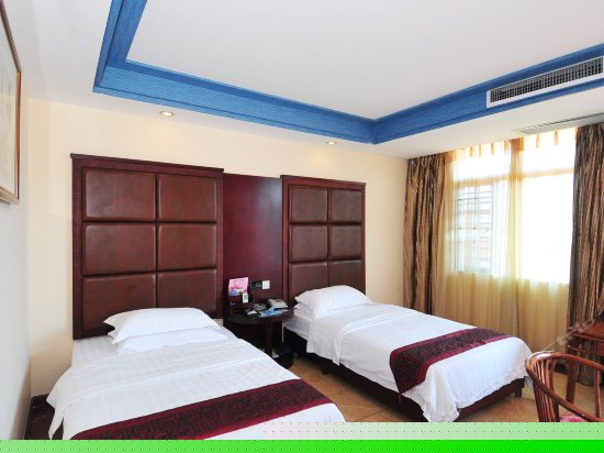 豪华双人房(电脑房）