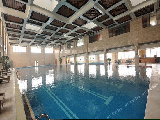 室内游泳池