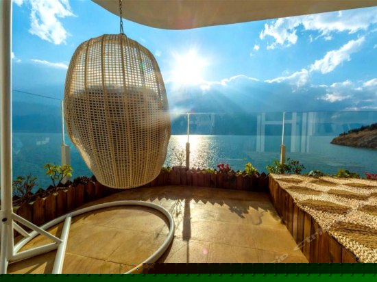 湄屿270°海景蜜月圆床套