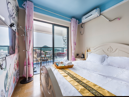 精装阳台海景大床房