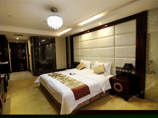 豪华大床房